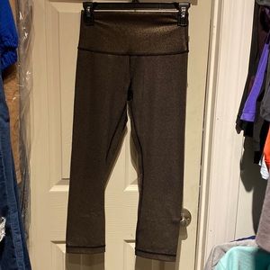 Lululemon holiday speckled gold/black high rise 23” worn once excellent size 4